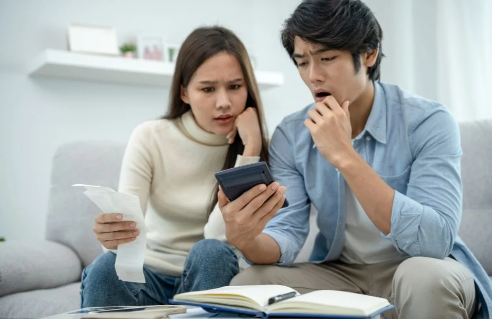 ครอบครัวเป็นหนี้)